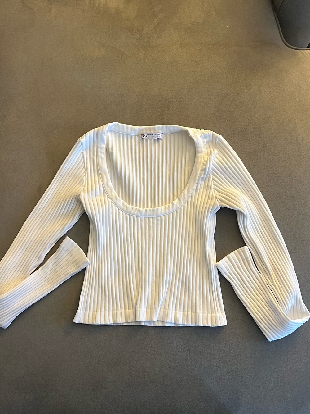 Zara White Ribbed Scoop-Neck Long Sleeve Top